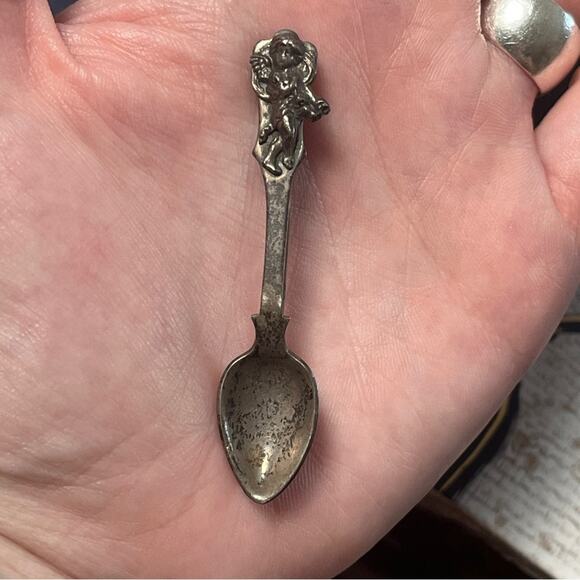 Vintage Sterling Silver Salt Spoon with Cherub Design Brooch Pin D2 - Picture 6 of 10